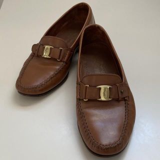 サルヴァトーレフェラガモ(Salvatore Ferragamo)のフェラガモ　ローファー　ブラウン(ドレス/ビジネス)