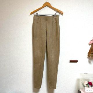 ザラ(ZARA)のZARA BASIC スェード調　スキニー　パンツ(カジュアルパンツ)