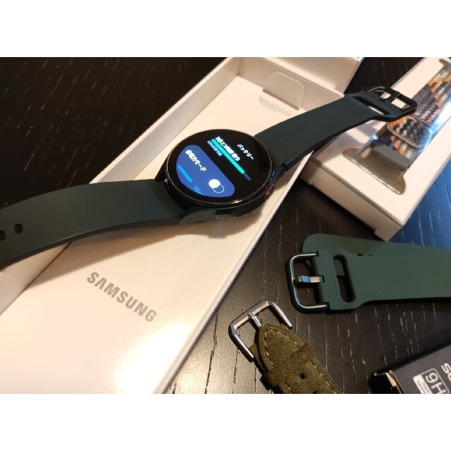 Galaxy(ギャラクシー)の美品 Galaxy Watch 4 44mm green 替えバンド等おまけ多数 メンズの時計(腕時計(デジタル))の商品写真