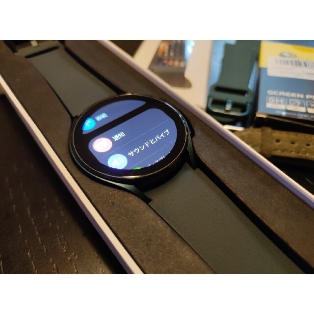 Galaxy(ギャラクシー)の美品 Galaxy Watch 4 44mm green 替えバンド等おまけ多数 メンズの時計(腕時計(デジタル))の商品写真