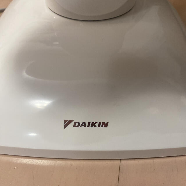 DAIKIN(ダイキン)の【美品】DAIKIN ダイキン 遠赤外線暖房機 セラムヒート ERFT11MS スマホ/家電/カメラの冷暖房/空調(電気ヒーター)の商品写真