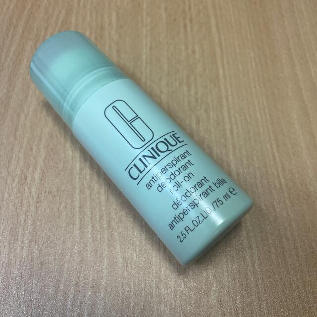 CLINIQUE(クリニーク)のクリニーク　 新品　アンティ パースパイラント デオドラント ロールオン  コスメ/美容のボディケア(制汗/デオドラント剤)の商品写真