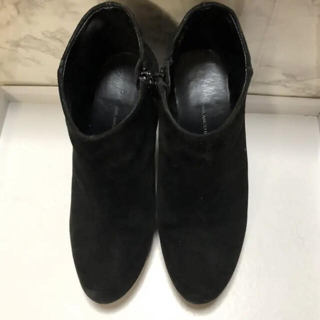 VIVA ANGELINA(ビバアンジェリーナ)のviva angelina ショートブーツ ブラック　23.5cm レディースの靴/シューズ(ブーツ)の商品写真