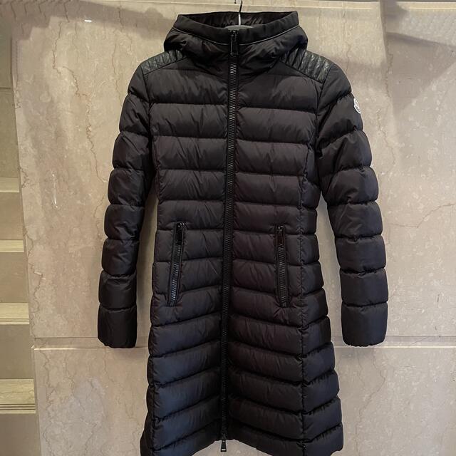 MONCLER(モンクレール)のモンクレール　MONCLER OROPHIN 黒 ダウン　ロング レディースのジャケット/アウター(ダウンコート)の商品写真