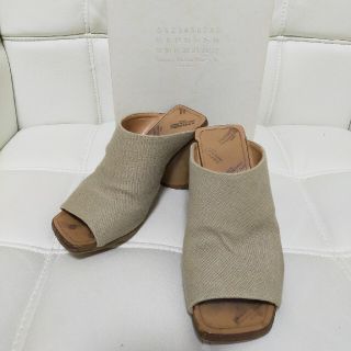 マルタンマルジェラ(Maison Martin Margiela)のMaison Margiela ベージュ太ヒールサンダル(サンダル)