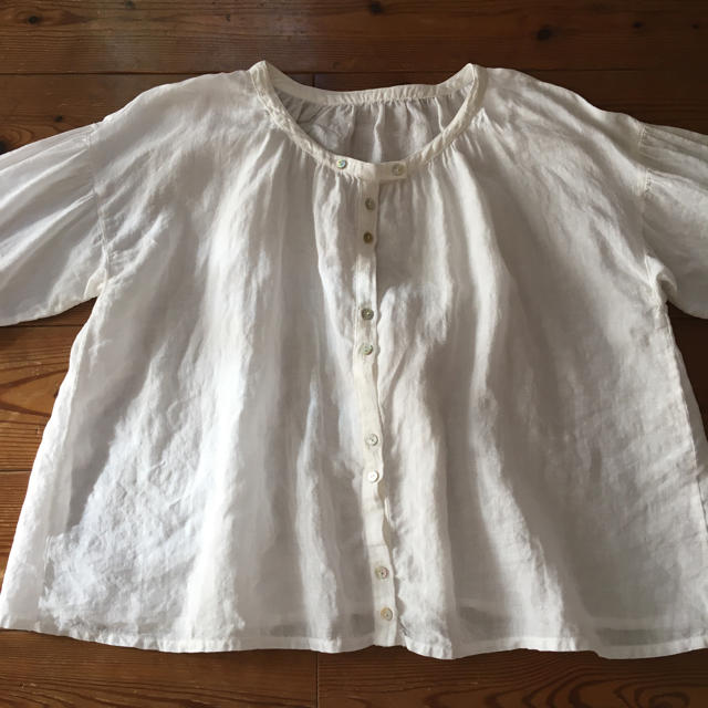 nest Robe(ネストローブ)のホワイトシャツ レディースのトップス(シャツ/ブラウス(長袖/七分))の商品写真