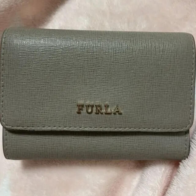 【美品】FURLA 三つ折り財布　グレー  グレージュ