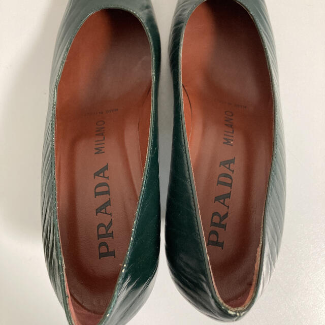 PRADA 23.5cm 美品の通販 by rei's shop|プラダならラクマ - PRADA 深緑パンプス 新品定番