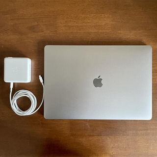 マック(Mac (Apple))のMacbook Pro 15インチ2016 メモリ16GB Touchbar(ノートPC)