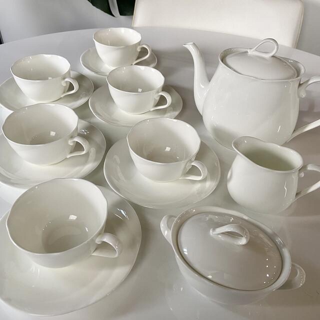 Noritake(ノリタケ)の超美品☆９点 カップ＆ソーサ ティーポット シュガーポット ミルクピッチャー インテリア/住まい/日用品のキッチン/食器(グラス/カップ)の商品写真