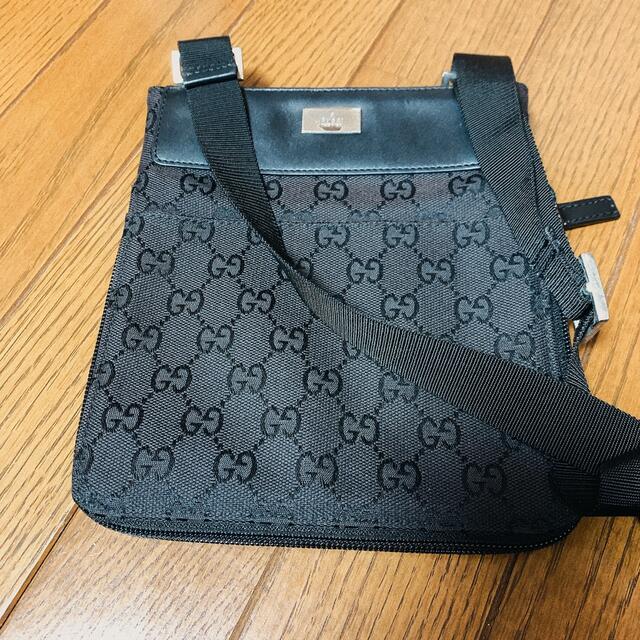 GUCCI - グッチ　斜めがけショルダーバッグ