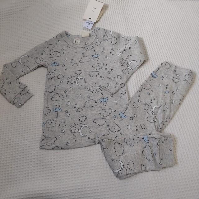 babyGAP(ベビーギャップ)のBaby gap オーガニックコットンパジャマ キッズ/ベビー/マタニティのキッズ服男の子用(90cm~)(パジャマ)の商品写真