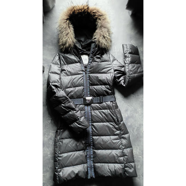 Moncler(モンクレール)ロングダウンコート