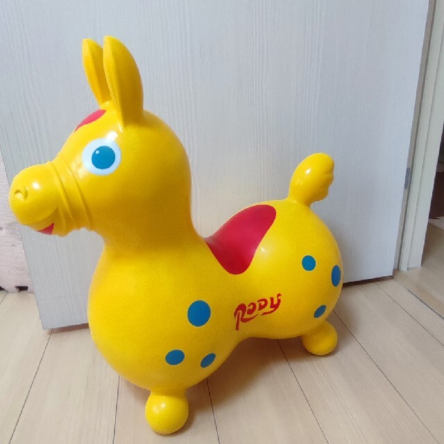 ロディ RODY 乗り物　黄色 エンタメ/ホビーのおもちゃ/ぬいぐるみ(キャラクターグッズ)の商品写真