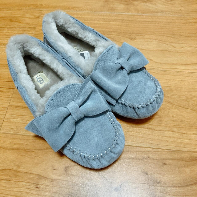 スリッポン/モカシンugg モカシン　リボン　サイズ7  24.0cm 未使用