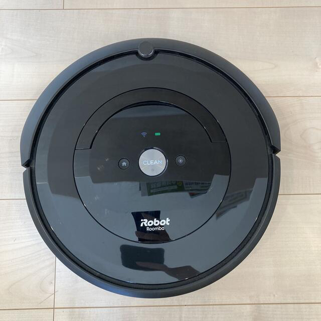 iRobot(アイロボット)のiRobot ルンバ　e5 （バーチャルウォールあり） スマホ/家電/カメラの生活家電(掃除機)の商品写真