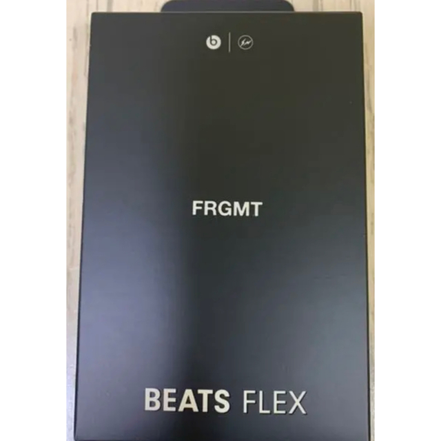 Apple(アップル)のBeats Flex fragment design スペシャルエディション スマホ/家電/カメラのオーディオ機器(ヘッドフォン/イヤフォン)の商品写真