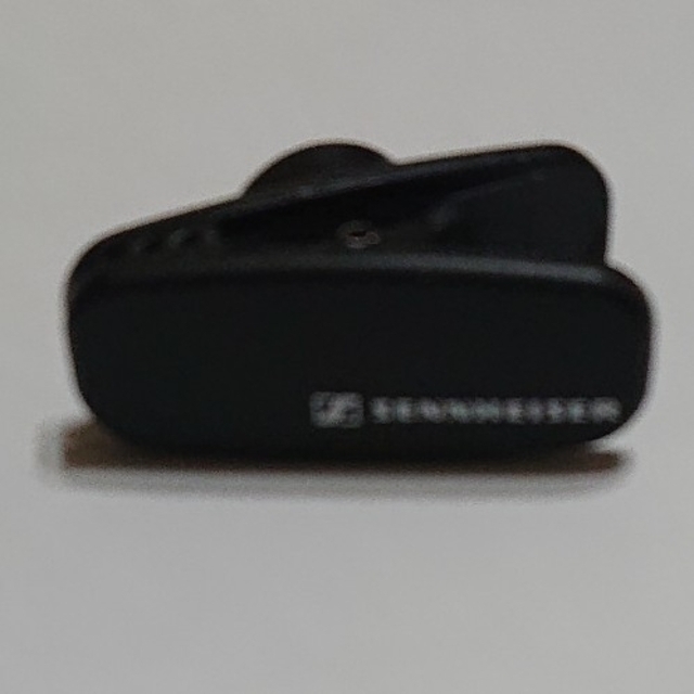 SENNHEISER(ゼンハイザー)のヘッドフォンイヤーパッド、ケーブルクリップ スマホ/家電/カメラのオーディオ機器(ヘッドフォン/イヤフォン)の商品写真