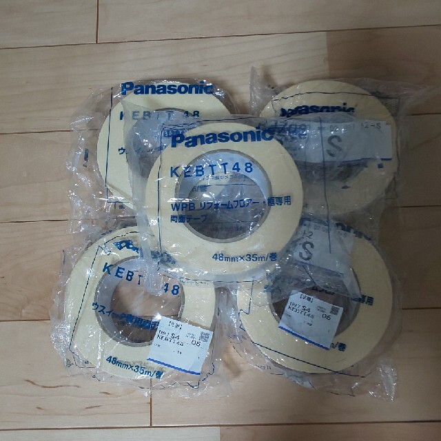 Panasonic(パナソニック)のpanasonic 両面テープ　KEBTT48 5巻 インテリア/住まい/日用品の文房具(テープ/マスキングテープ)の商品写真