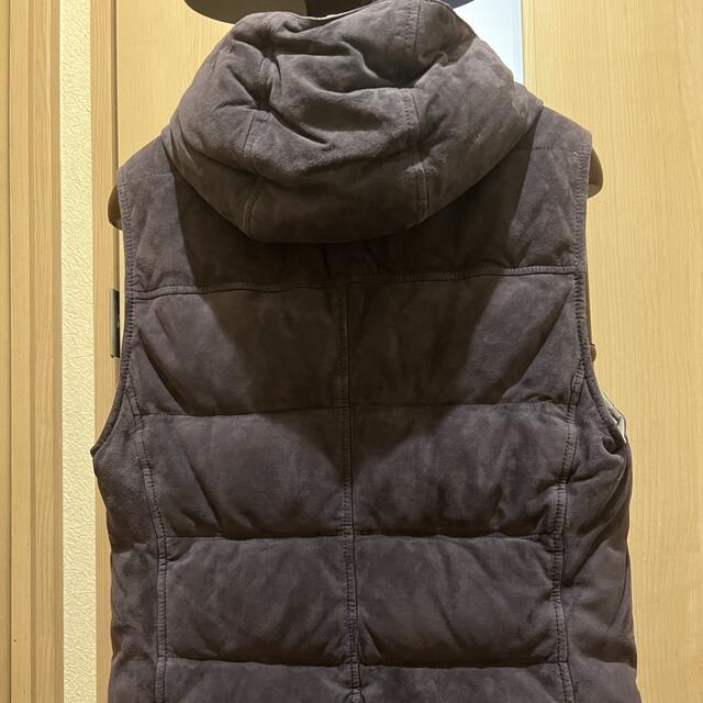 BRUNELLO CUCINELLI(ブルネロクチネリ)のwanさま専用　ブルネロクチネリ　スエードカシミヤ　ダウンベスト46 メンズのジャケット/アウター(ダウンベスト)の商品写真