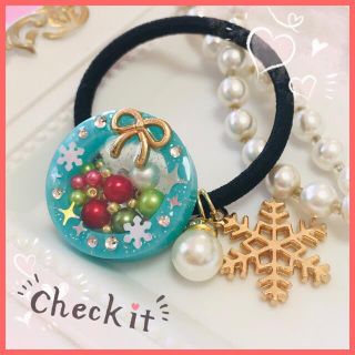 クリスマスリース✧*。シャカシャカヘアゴム＊レジン＊ハンドメイド(ヘアアクセサリー)