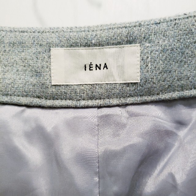 IENA(イエナ)のイエナ　タックテーパードパンツ　サックスブルー　サイズ34 レディースのパンツ(カジュアルパンツ)の商品写真