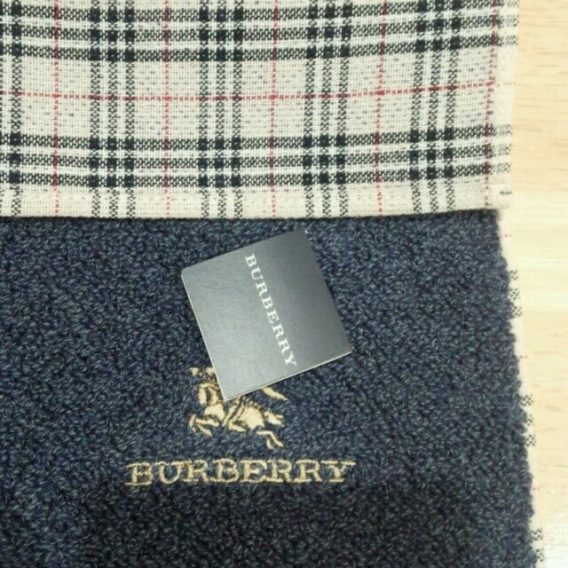 BURBERRY(バーバリー)の☆新品☆BURBERRY(バーバリー) タオルハンカチ メンズのファッション小物(ハンカチ/ポケットチーフ)の商品写真