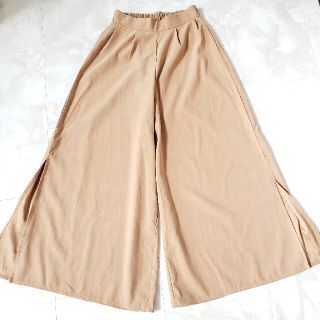 アナップ(ANAP)のスリット入りワイドパンツ(カジュアルパンツ)