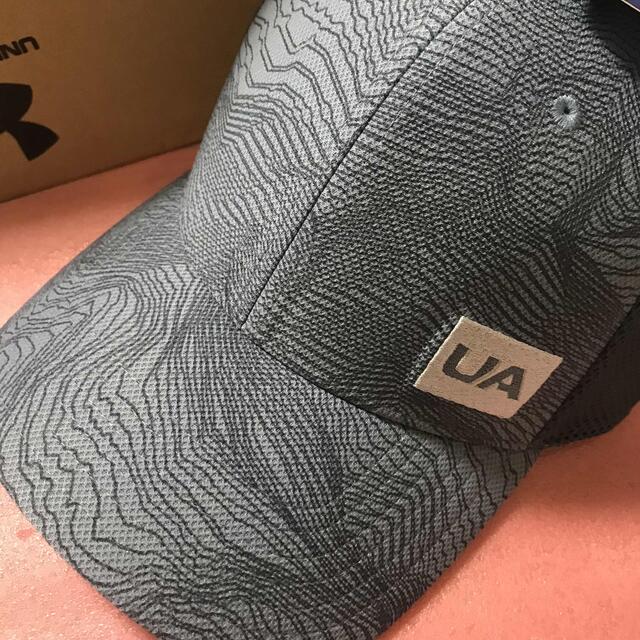 UNDER ARMOUR(アンダーアーマー)のアンダーアーマー CAP UA ブリッツィング トラッカー3.0  グレー メンズの帽子(キャップ)の商品写真