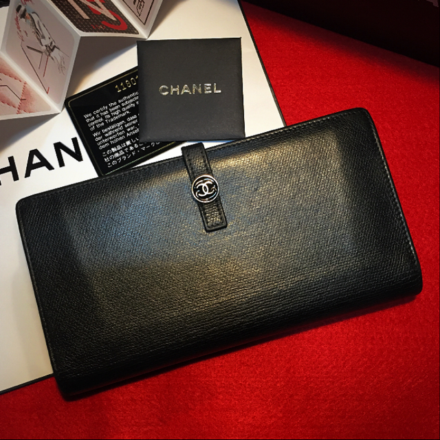 美品✨CHANEL❤️ココボタンWホック長財布