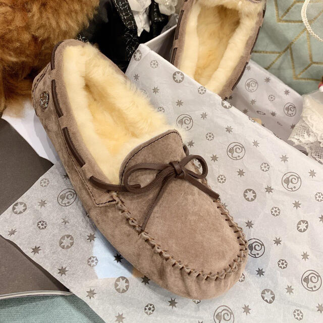 新品】LUXURY UGG アグ 天然ウール防水 モカシンダコタ24.5cm 新品】LUXURY UGG アグ 天然ウール防水 モカシンダコタ24.5cm