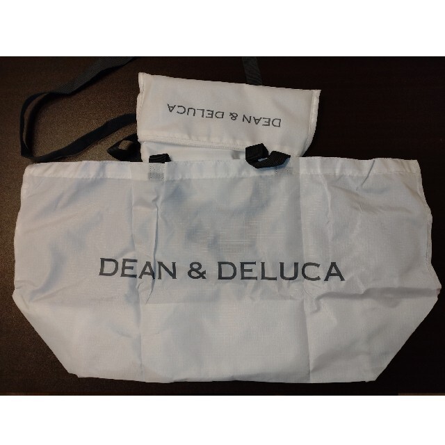 DEAN & DELUCA(ディーンアンドデルーカ)のDEAN＆DELUCA　エコバック　白　縦32cm×横62cm レディースのバッグ(エコバッグ)の商品写真