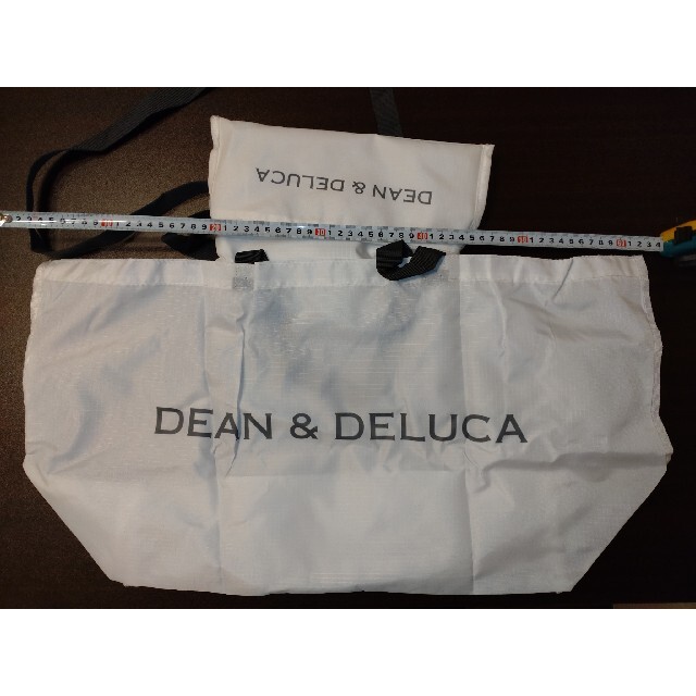 DEAN & DELUCA(ディーンアンドデルーカ)のDEAN＆DELUCA　エコバック　白　縦32cm×横62cm レディースのバッグ(エコバッグ)の商品写真