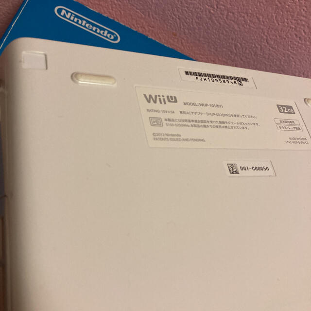 Wii U(ウィーユー)のwiiＵ　本体 エンタメ/ホビーのゲームソフト/ゲーム機本体(家庭用ゲーム機本体)の商品写真