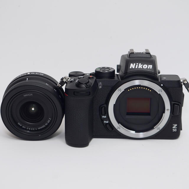 Nikon(ニコン)のNikon ミラーレス一眼レフカメラ Z50 レンズキット スマホ/家電/カメラのカメラ(ミラーレス一眼)の商品写真
