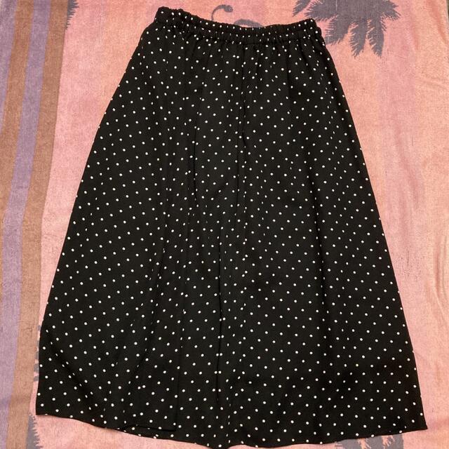 GU(ジーユー)のジーユー　スカート    GU     黒×ドット　スカート レディースのスカート(ひざ丈スカート)の商品写真