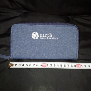 アースミュージックアンドエコロジー(earth music & ecology)のデニム長財布(財布)