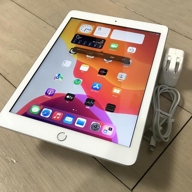 Apple iPad 第5世代 WiFi 32GB シルバー 9.7インチ(88Apple