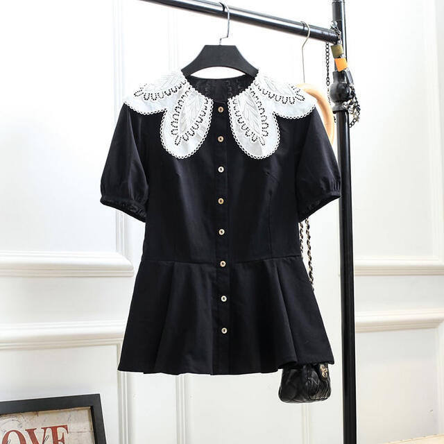 【新品】Frilled doll  flared blouse