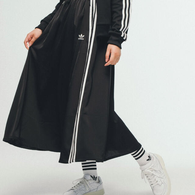 adidas(アディダス)の ロングサテンスカート アディダスオリジナルスブラック xs レディースのスカート(ロングスカート)の商品写真