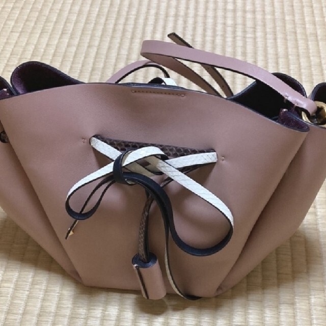 【2022 新作】 新品未使用(大幅値下)VALENTINO - VALENTINO バッグMサイズ バケット VLOGO ショルダーバッグ