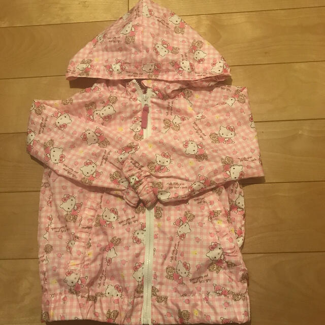 ベビー　ハローキティ　ウィンドブレーカー キッズ/ベビー/マタニティのキッズ服女の子用(90cm~)(ジャケット/上着)の商品写真