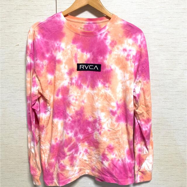 RVCA(ルーカ)のRVCA【ルーカ】タイダイ柄 ワッペン ロゴ ロンT レディースのトップス(Tシャツ(長袖/七分))の商品写真