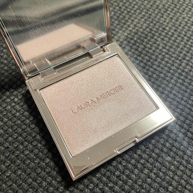 laura mercier(ローラメルシエ)のローラメルシエ　ローズグロウイルミネーター コスメ/美容のベースメイク/化粧品(フェイスカラー)の商品写真