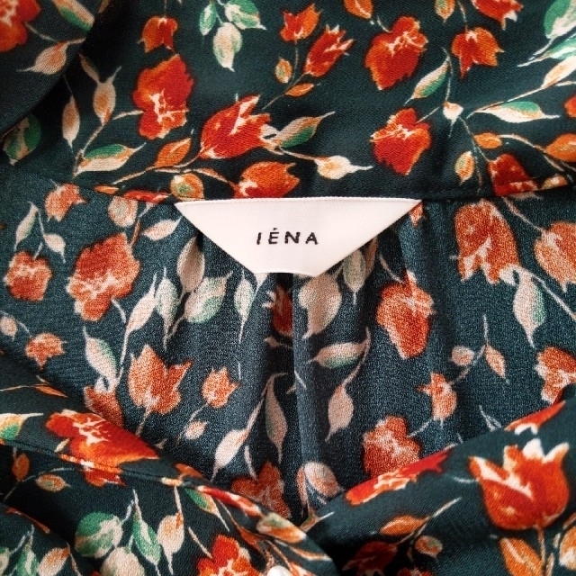 IENA(イエナ)のIENA 小花柄 ボウタイワンピース レディースのワンピース(ロングワンピース/マキシワンピース)の商品写真