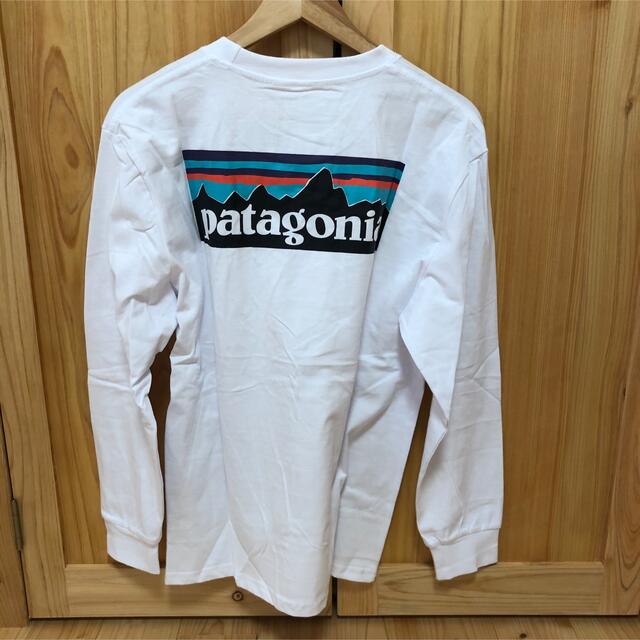 patagonia(パタゴニア)のPatagonia パタゴニア　長袖tシャツ ロンt 白ホワイト　Lサイズ メンズのトップス(Tシャツ/カットソー(七分/長袖))の商品写真