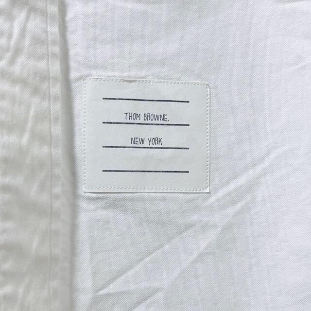 THOM BROWNE(トムブラウン)の【未使用品】トムブラウン　白シャツ メンズのトップス(シャツ)の商品写真