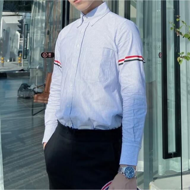 THOM BROWNE(トムブラウン)の【未使用品】トムブラウン　白シャツ メンズのトップス(シャツ)の商品写真