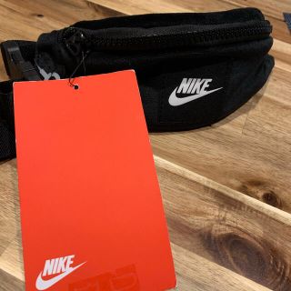 ナイキ(NIKE)の新品未使用　タグ付き　ウエストポーチ　ナイキ(ウエストポーチ)