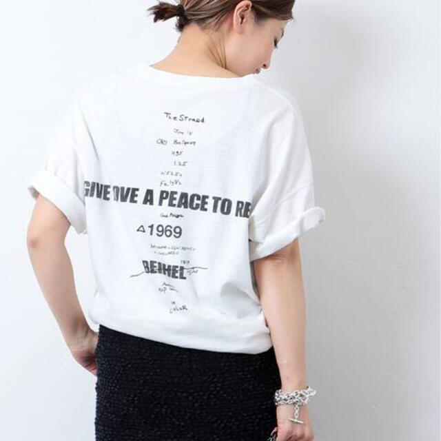 DEUXIEME CLASSE(ドゥーズィエムクラス)の最終値下げ　ドゥーズィエムクラス　LOVE A PEACE Tシャツ レディースのトップス(Tシャツ(半袖/袖なし))の商品写真